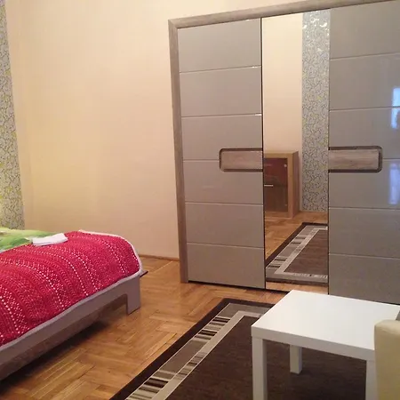 King Jozsef Korut Appartement *