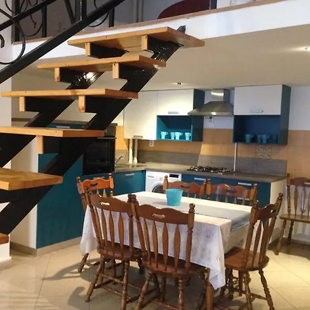 King Jozsef Korut Appartement