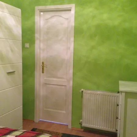 King Jozsef Korut Appartement *