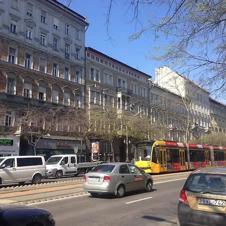 King Jozsef Korut Appartement