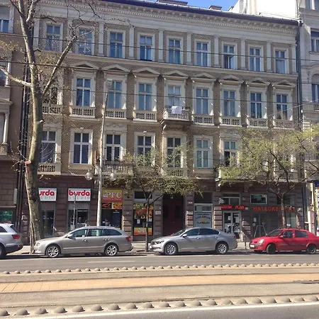 King Jozsef Korut Appartement *